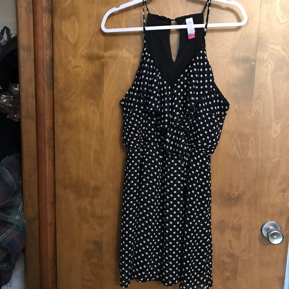 No Boundaries V-neck ruffle front sun dress 11/13
